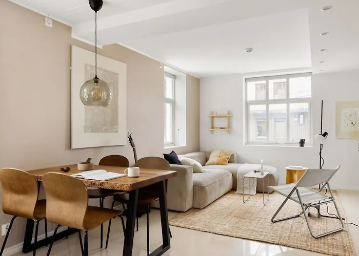 Sentral Leilighet, *